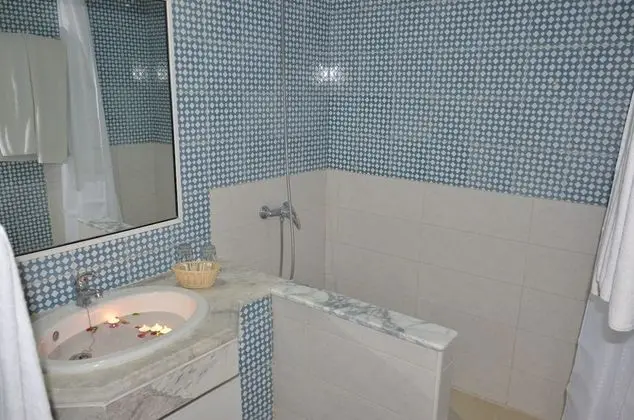 Tek Büyük veya İki Ayrı Yataklı Oda, Bahçe Manzaralı