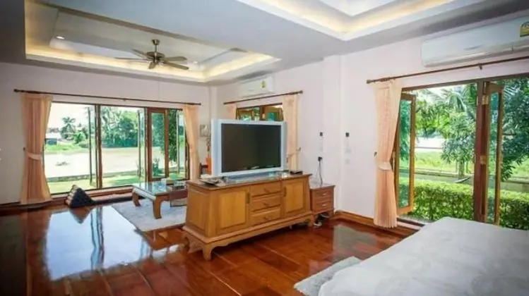 Villa, Nehir Manzaralı (River View Villa)