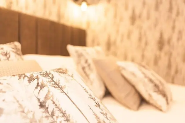 Superior Tek Büyük veya İki Ayrı Yataklı Oda, Banyolu/Duşlu, Bahçe Manzaralı (Cedar Suite)