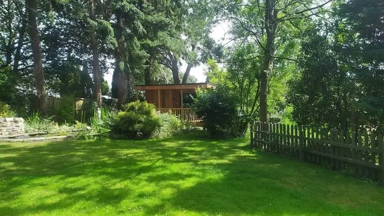 Superior Tek Büyük veya İki Ayrı Yataklı Oda, Banyolu/Duşlu, Bahçe Manzaralı (Cedar Suite)