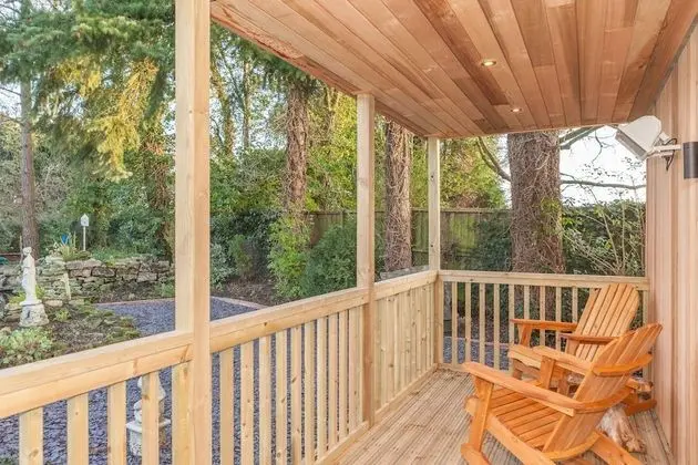 Superior Tek Büyük veya İki Ayrı Yataklı Oda, Banyolu/Duşlu, Bahçe Manzaralı (Cedar Suite)