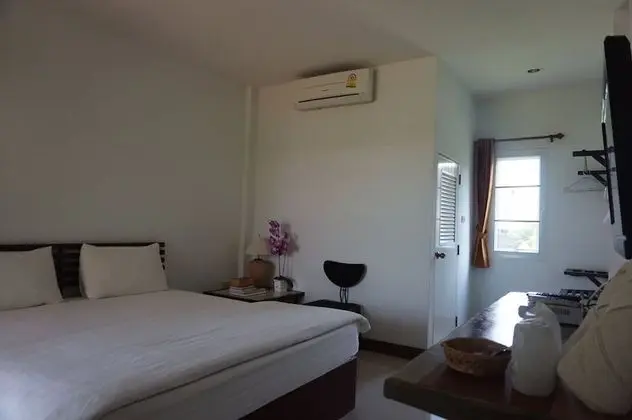 Standard King Bed