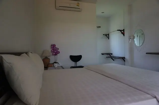 Standard King Bed