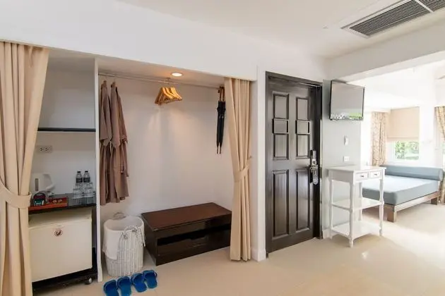 Beachside Cottage