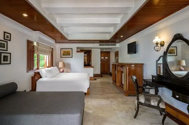 Seaview hillside with terrace bathtub