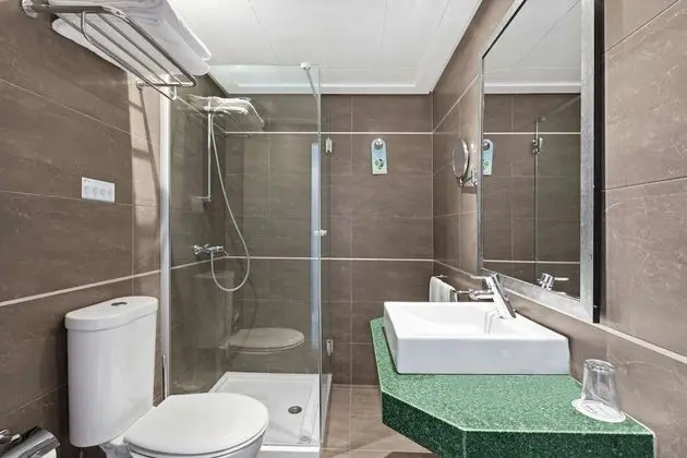 Standard Oda, Balkon, Kısmi Deniz Manzaralı