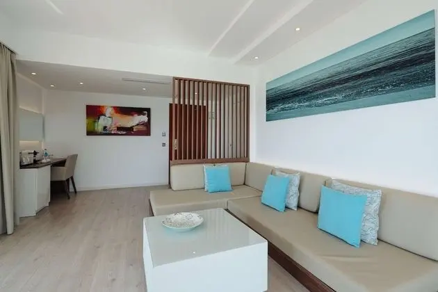 Junior Süit, Balkon, Deniz Manzaralı
