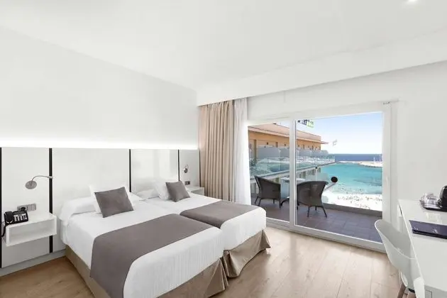 Superior Tek Büyük Yataklı Oda, Balkon, Kısmi Deniz Manzaralı