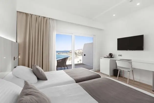 Superior Tek Büyük Yataklı Oda, Balkon, Kısmi Deniz Manzaralı