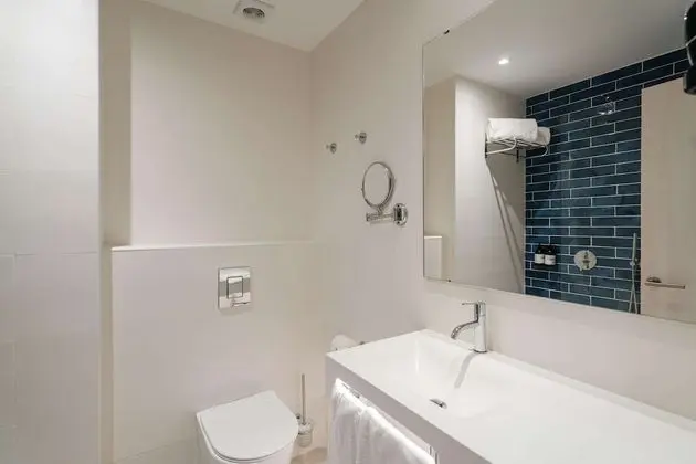 Büyük Yataklı Tek Kişilik Oda, Balkon