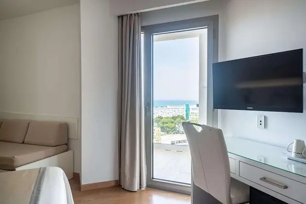 Tek Büyük Yataklı Oda, Balkon, Deniz Manzaralı