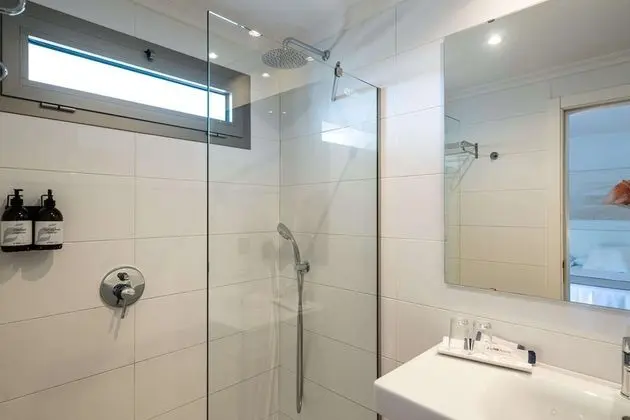 Tek Büyük Yataklı Oda, Balkon, Deniz Manzaralı