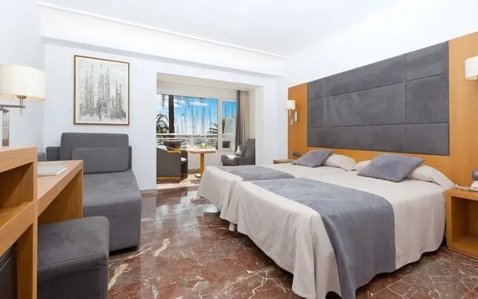 Tek Büyük Yataklı Oda, Deniz Manzaralı (1 adult + 2 children)