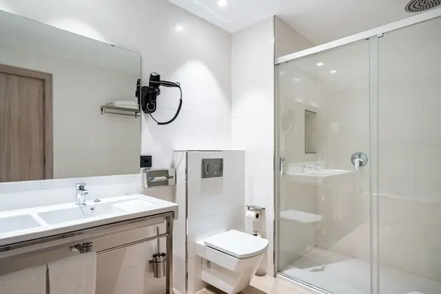 Tek Büyük Yataklı Oda, Deniz Manzaralı (1 adult + 2 children)