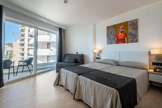 Tek Büyük Yataklı Oda, Kısmi Deniz Manzaralı (1 adult + 2 children)