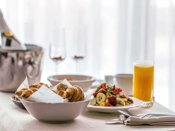 Deluxe Tek Büyük Yataklı Oda, 1 Çift Kişilik Yatak, Şehir Manzaralı