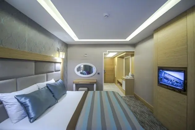 Deluxe Tek Büyük veya İki Ayrı Yataklı Oda