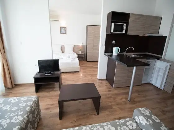Junior Süit, 1 Yatak Odası, Havuz Manzaralı