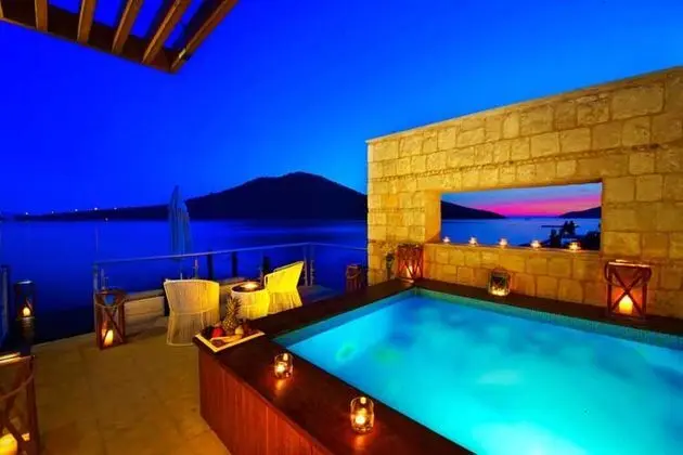 Honeymoon Room