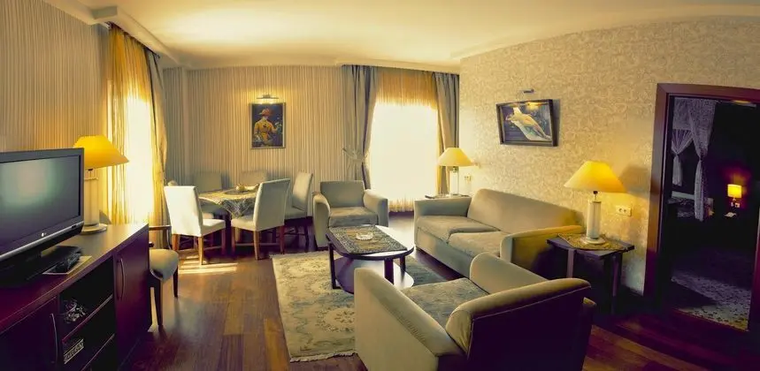 Executive Suit