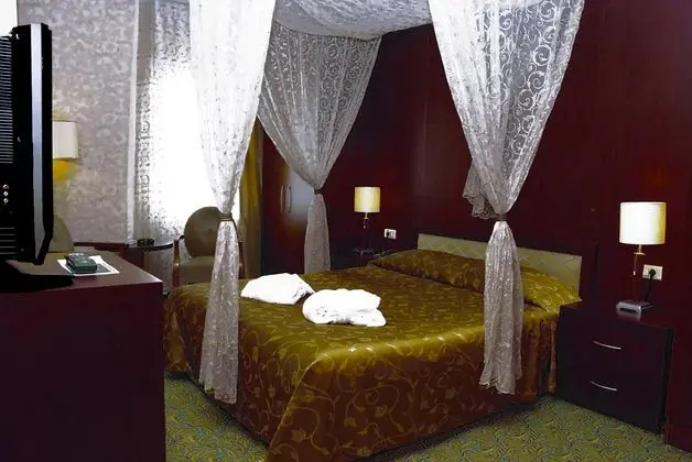 Executive Suit