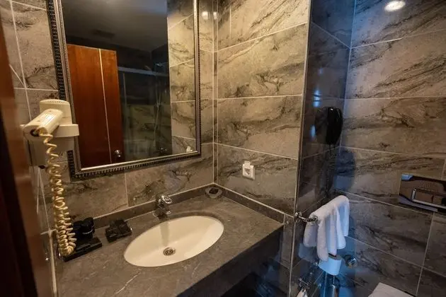 Standard Tek Büyük Yataklı Oda