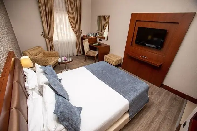Deluxe Tek Büyük Yataklı Oda