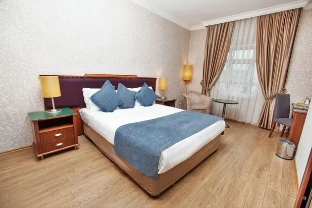 Standard Tek Büyük Yataklı Oda