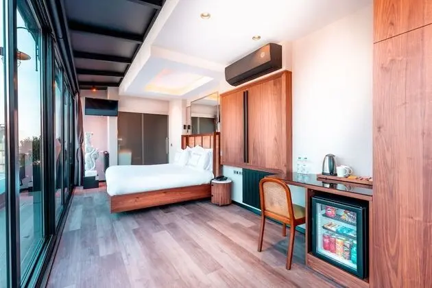 Penthouse Room
