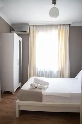 1 + 1 Suite