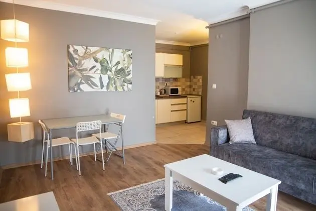 2 + 1 Suite