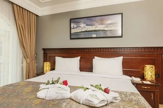 Deluxe Tek Büyük Yataklı Oda