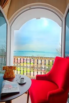 Süit, Deniz Manzaralı, Köşe