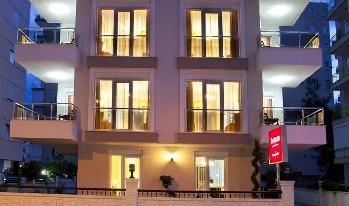 2+1 Modern Apart Suite Oda