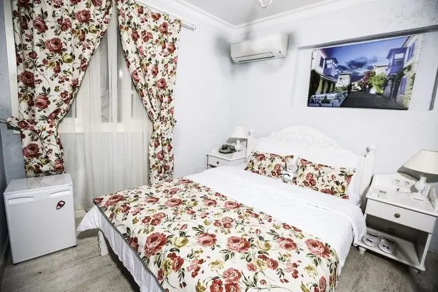 Standard Tek Büyük Yataklı Oda