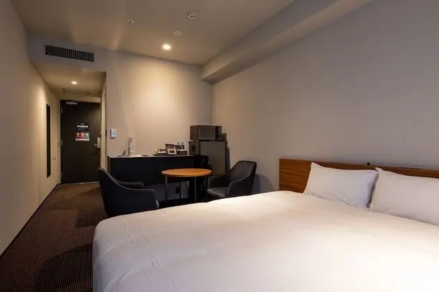Tek Büyük Yataklı Oda, Sigara İçilmez (Stylish Room With Sink)