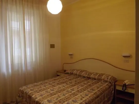 Economy Tek Büyük Yataklı Oda