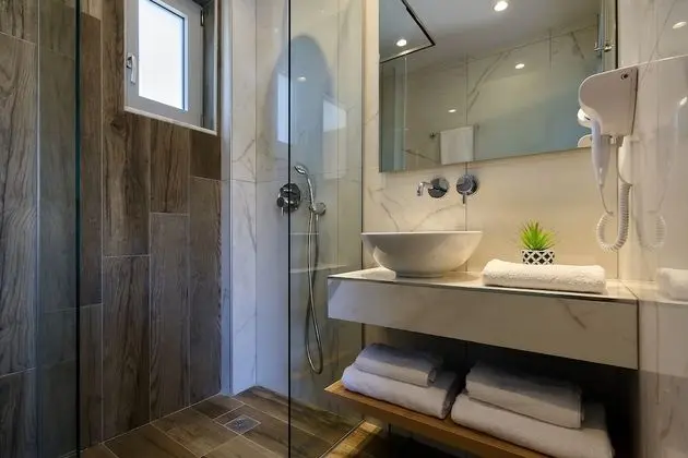 Junior Suite with Garden View