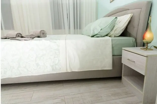 City Tek Büyük Yataklı Oda