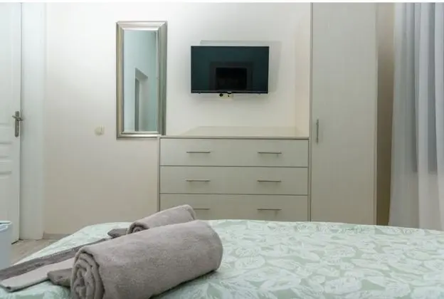 City Tek Büyük Yataklı Oda