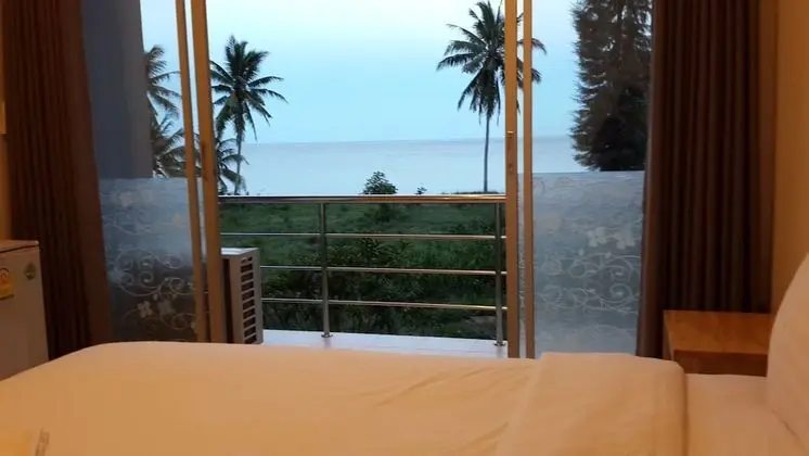 Standard  Sea  View