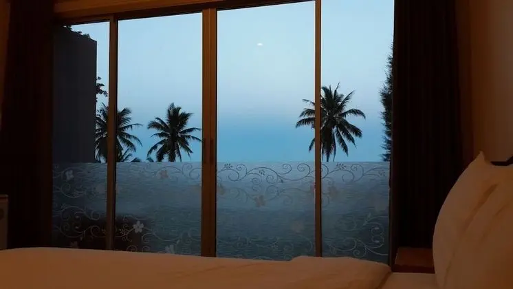 Standard  Sea  View