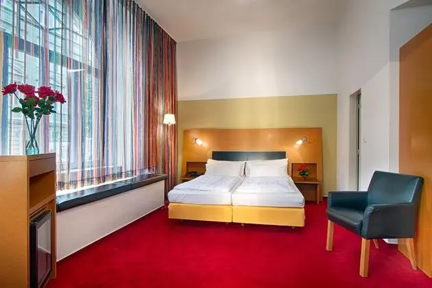Çift ​​kişilik One Bed