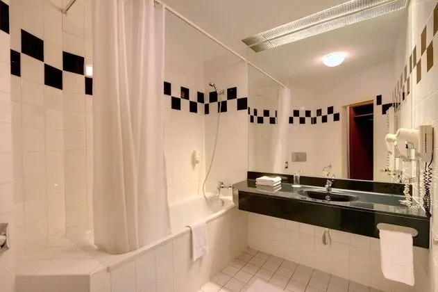 Tek Büyük Yataklı Oda (extra bed)