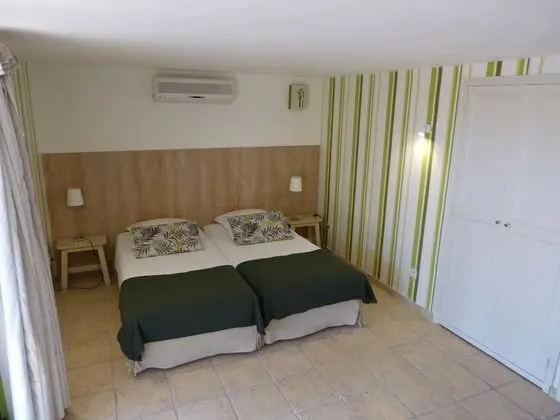 Comfort Tek Büyük veya İki Ayrı Yataklı Oda