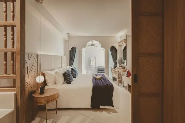Grand Deluxe Room with Bathtub