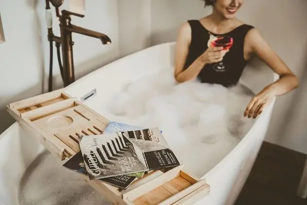 Grand Deluxe Room with Bathtub