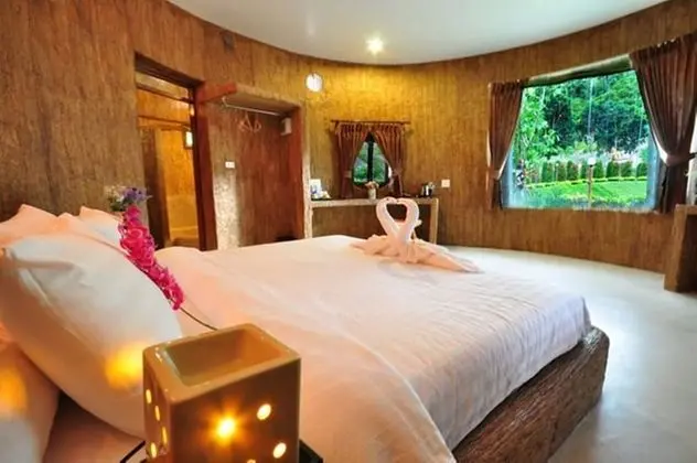 Baan Tormai Nai Suan