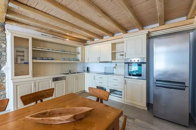 Luxury Villa, 4 Yatak Odası, Havuz Kullanımı, Deniz Manzaralı (Villa Thelgo 1)