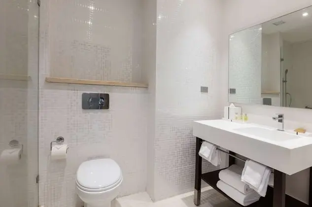 Oda, 1 Büyük (Queen) Boy Yatak, Şehir Manzaralı